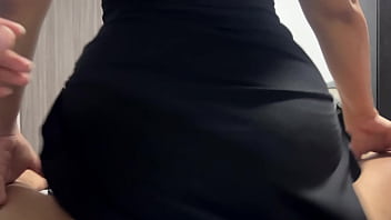 Hermanastra se excita al ver mi polla