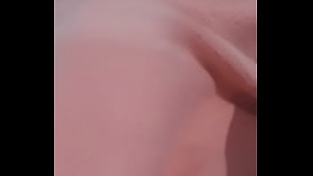 γυμνος απο κατω γυμνος απο κατω