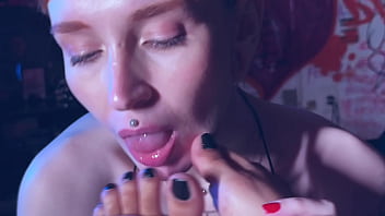 No one can resist the sexy feet of rotten venus