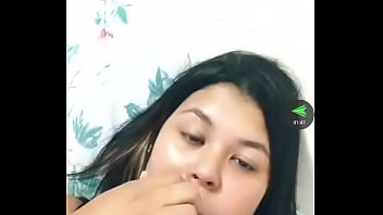 Peituda na live com bronzeado Peituda na live com bronzeado