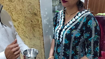 Bade dudh wali paros ki bhabhi ko chini mangne ke bahane chod diya hindi audio Bade dudh wali paros ki bhabhi ko chini mangne ke bahane chod diya hindi audio
