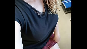 Un petit coucou du bureau bonne journée mes loulous Un petit coucou du bureau bonne journée mes loulous