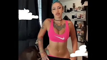 Caliente perra te pondra la verga dura Caliente perra te pondra la verga dura