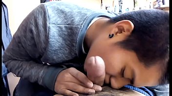 Tuvo la casa sola y aprovechamos en coger Tuvo la casa sola y aprovechamos en coger