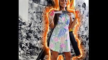 Sra ker brincando antes de atender ao cliente Sra ker brincando antes de atender ao cliente
