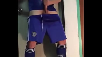 Gay suc cu ban uot ao