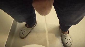 Gay pissing public wc Gay pissing public wc