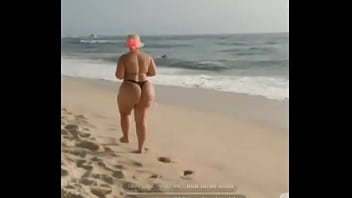 Aline beach walk wow butt amazing Aline beach walk wow butt amazing