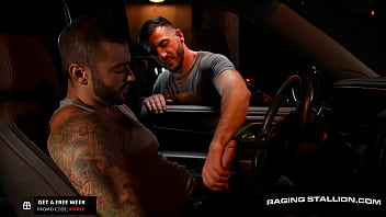 Hunk ian holmes railed in parking lot Hunk ian holmes railed in parking lot