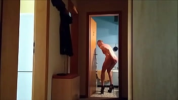 High heels und finger im po machen froh High heels und finger im po machen froh