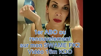 En direct de mon bureau je suis hyper chaude j'ai enlevé ma culotte et En direct de mon bureau je suis hyper chaude j'ai enlevé ma culotte et