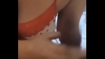 Marido idiota gozou na minha mão enquanto eu dizia que precisava de um pau de verdade