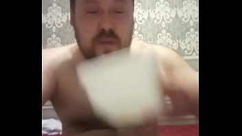 Это толстая шлюха настолько оголодала что готова есть свежую сперму на обед Это толстая шлюха настолько оголодала что готова есть свежую сперму на обед
