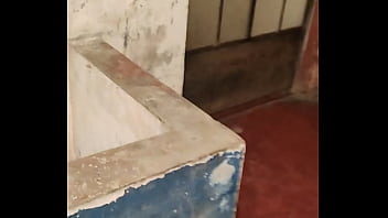 A esta puta le gusta que le den duro por el culo A esta puta le gusta que le den duro por el culo