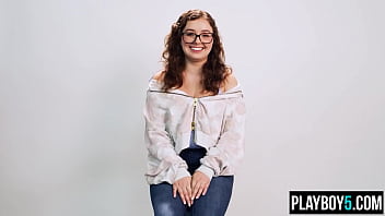 Chunky brunette bbw chick leana lovings fingers her wet pussy for us