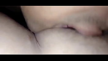Corno cuckold chupando buceta suja de porra Corno cuckold chupando buceta suja de porra