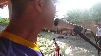 Ensaio aberto no quintal costa larga e cérebro de galinha