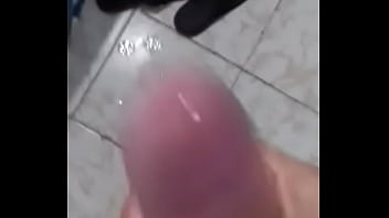 Novinho gozando Novinho gozando