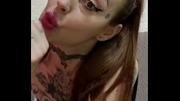 Je me suis enfin fait défoncé la chatte par ce gentil voisin le pari a été Je me suis enfin fait défoncé la chatte par ce gentil voisin le pari a été