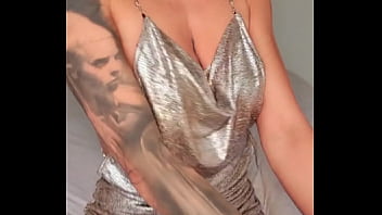 Samedi soir shake shake shake your boobies demande moi un contenu privé Samedi soir shake shake shake your boobies demande moi un contenu privé