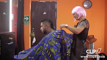 Cogiendo en mi barberia Cogiendo en mi barberia