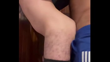Mi amigo y yo nos quedamos solos en casa y esto es lo que pasó Mi amigo y yo nos quedamos solos en casa y esto es lo que pasó
