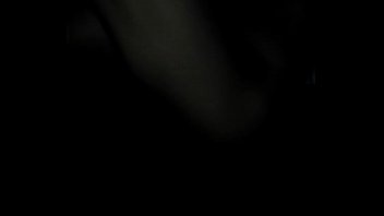 Batendo na putinha do corno