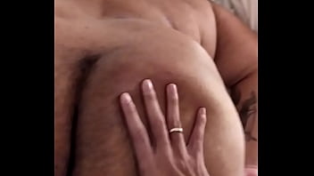 Urso de calcinha apanhando