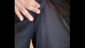 Chico usando ropa de vestir parte 1 Chico usando ropa de vestir parte 1