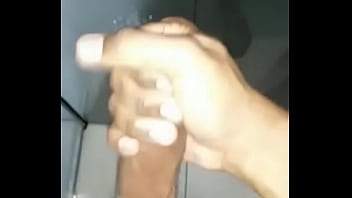 Amigo batendo punheta e gozando muito Amigo batendo punheta e gozando muito