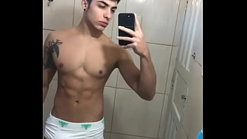 Modelo de pau duro na cueca branca Modelo de pau duro na cueca branca