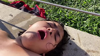La masturbo bien duro que se viene a chorro La masturbo bien duro que se viene a chorro