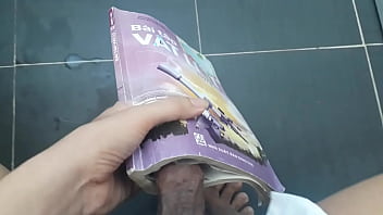 Học sinh ra nhà vệ sinh trường thủ dâm Học sinh ra nhà vệ sinh trường thủ dâm