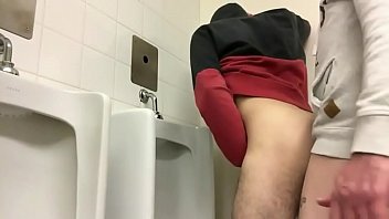 The guys went to the toilet The guys went to the toilet