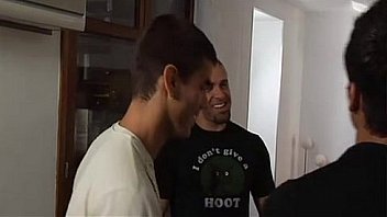 Suruba com machos dotados Suruba com machos dotados