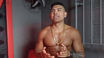 Papomix confere os fetiches de minotauro Papomix confere os fetiches de minotauro