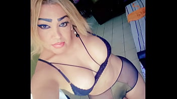 Disfruta mucho la culiada caroline