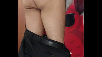 Rico culo en tanga negra les gusta