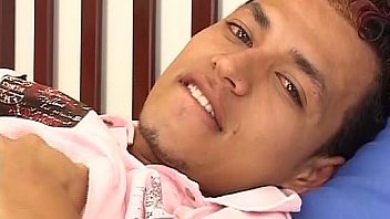 Bubble butt latino toying solo