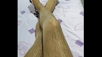 Deliciosa travesti desnuda en zapatillas y mis pantimedias Deliciosa travesti desnuda en zapatillas y mis pantimedias