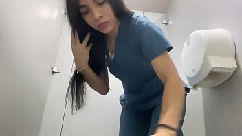 Cámara oculta de enfermera culona masturbandose squirting real Cámara oculta de enfermera culona masturbandose squirting real