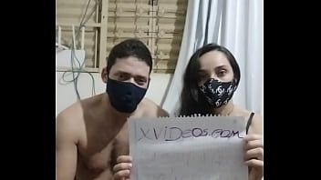 Casal amador se apresentando para o mundo Casal amador se apresentando para o mundo