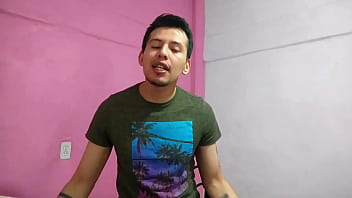 Albañil casado al que le gusta penetrar con su vergota a sus amigos de la obra Albañil casado al que le gusta penetrar con su vergota a sus amigos de la obra