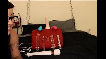 Bbw brunette puts a glass dildo in her pussy Bbw brunette puts a glass dildo in her pussy