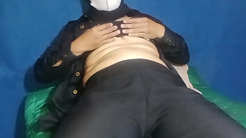 Horny female security guard masturbates until she squirtsjago jilmek satpam wanita sange colmek sampai muncrat Horny female security guard masturbates until she squirtsjago jilmek satpam wanita sange colmek sampai muncrat