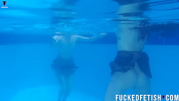 Two girls pool underwater getting horny Two girls pool underwater getting horny