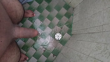 Mijando de pau duro Mijando de pau duro