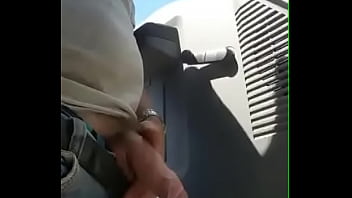 Meada morcillona de un camionero Meada morcillona de un camionero