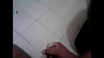 Brasileiro na punheta e falando sacanagem Brasileiro na punheta e falando sacanagem