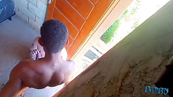 Ursinho tatuado dando o cuzinho bem gostoso na cama completo no red